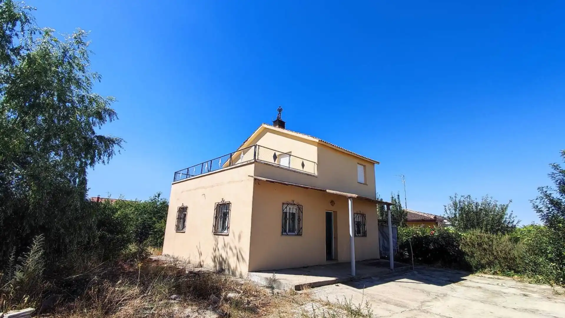 Vista exterior de Casa o chalet en venta en Calvarrasa de Abajo con Terraza y Amueblado