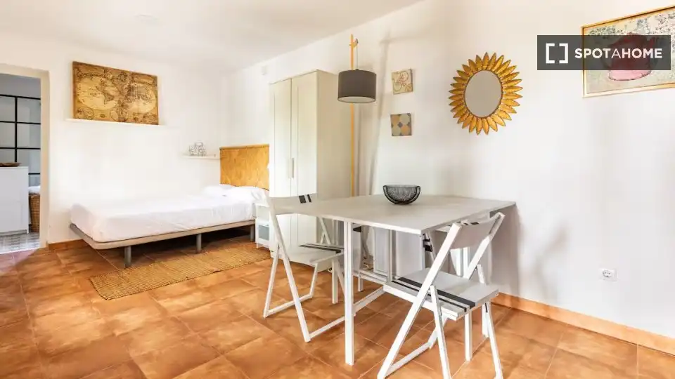 Bedroom of Flat for rent in Torrent  with Air Conditioner, Heating and Furnished