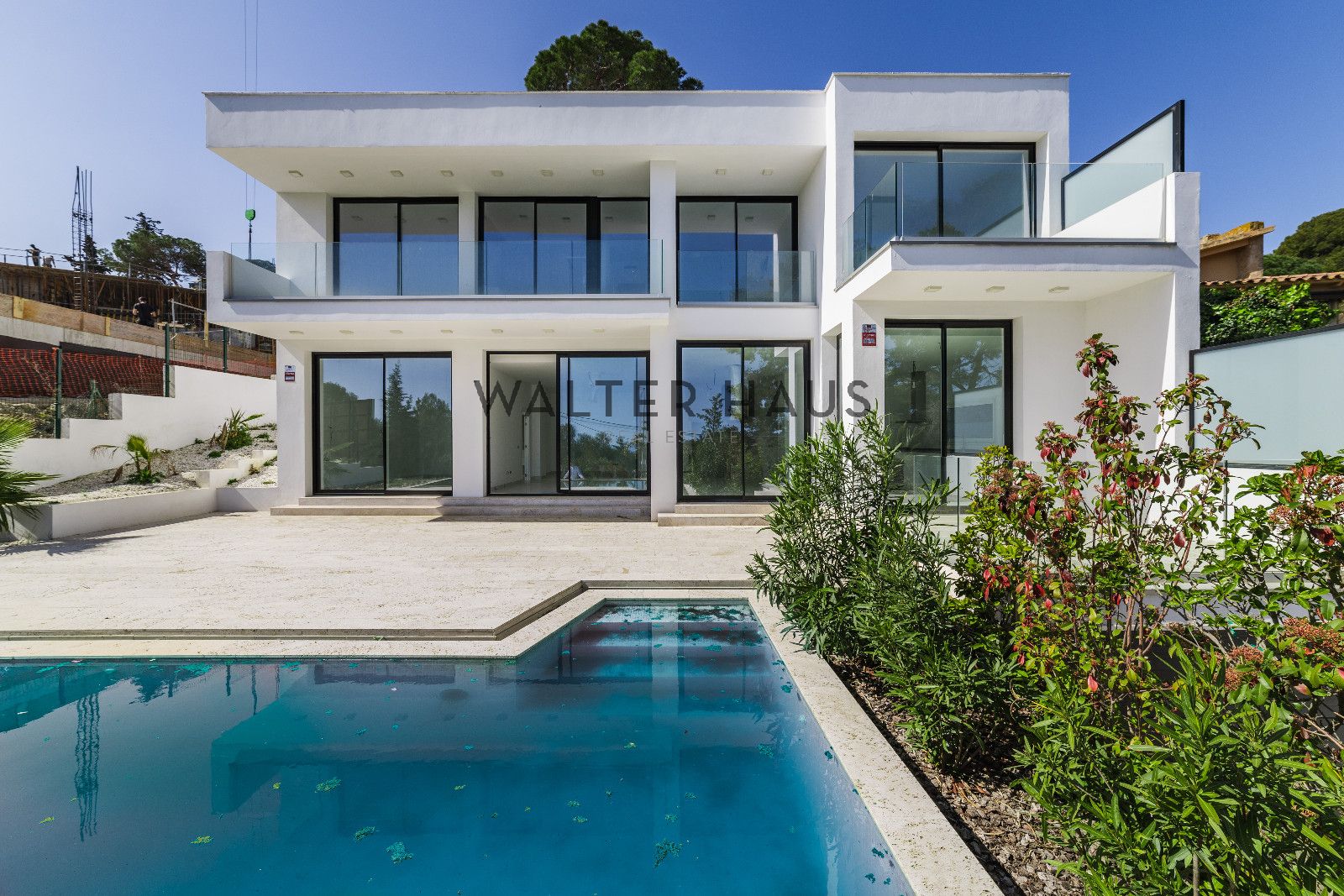 Houses for sale in Carrer Canigó, Torre Valentina - Mas Vilar de La Mutxada - Treumal