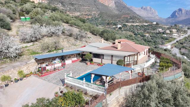 Finca rústica en Venta en  Lagar El Pilarejo en Alcaucín