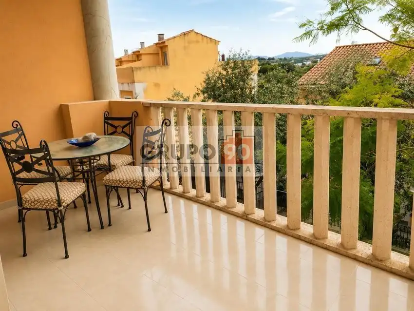 Terrasse von Einfamilien-Reihenhaus zur Miete in Chiva mit Privatgarten, Terrasse und Schwimmbad