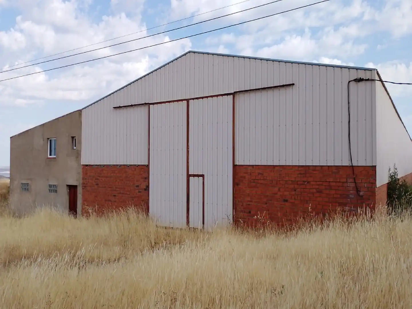 Außenansicht von Fabrikhallen zum Verkauf in Sancti-Spíritus (Badajoz)