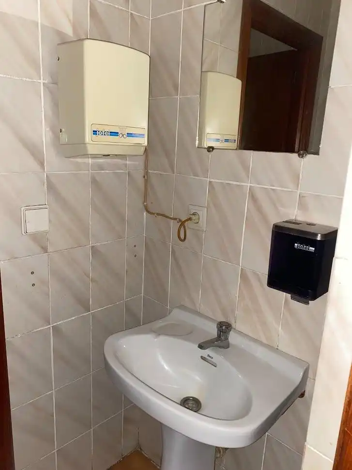 Badezimmer von Geschaftsraum zum Verkauf in Valladolid