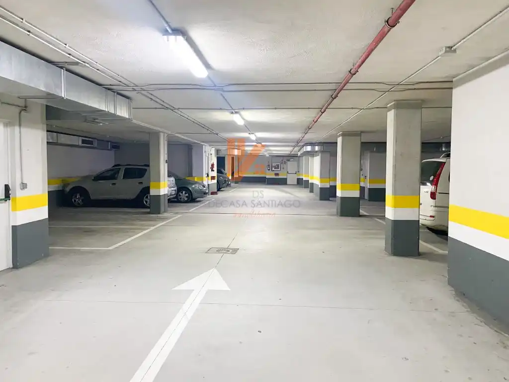 Parking of Garage for rent in Santiago de Compostela 