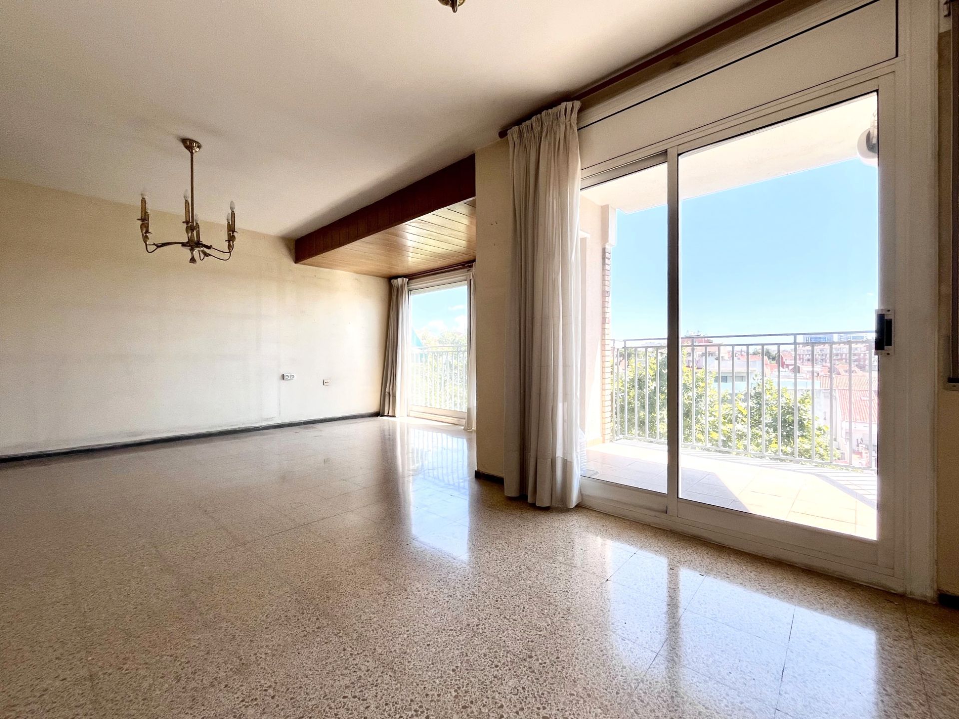Sala de estar de Piso en venta en Terrassa con Aire acondicionado, Calefacción y Balcón