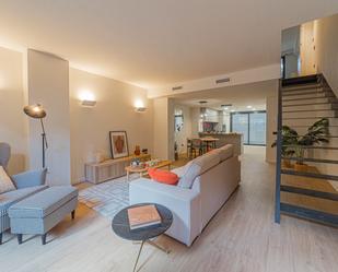 Living room of Flat for sale in L'Hospitalet de Llobregat  with Air Conditioner, Heating and Parquet flooring