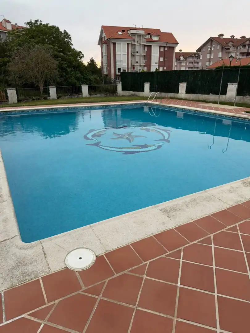 Schwimmbecken von Wohnung zum Verkauf in Noja mit Heizung, Terrasse und Abstellraum