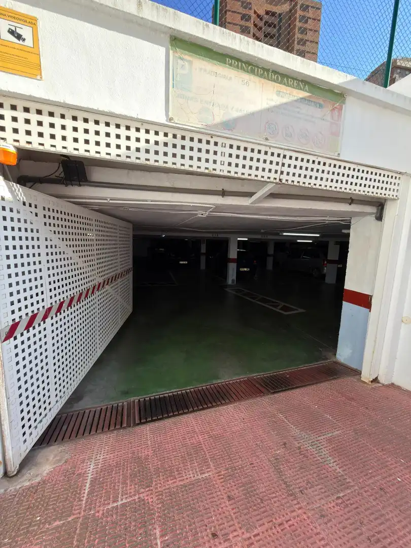 Aparcament de Pis en venda en Benidorm amb Aire condicionat, Calefacció i Terrassa