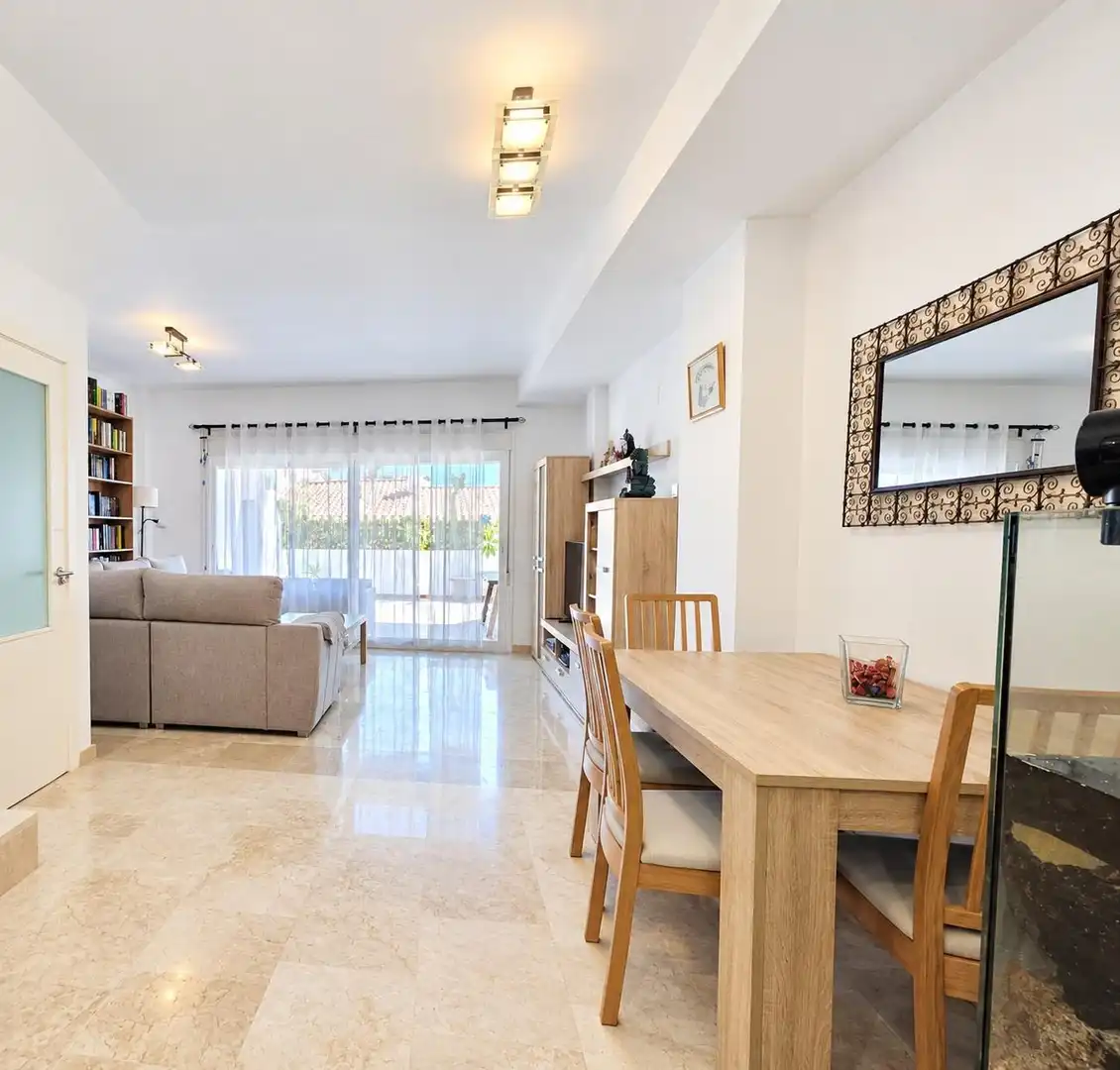 Terraced house with terrace for sale in Hipódromo - Cerrado del Águila, imagen 6