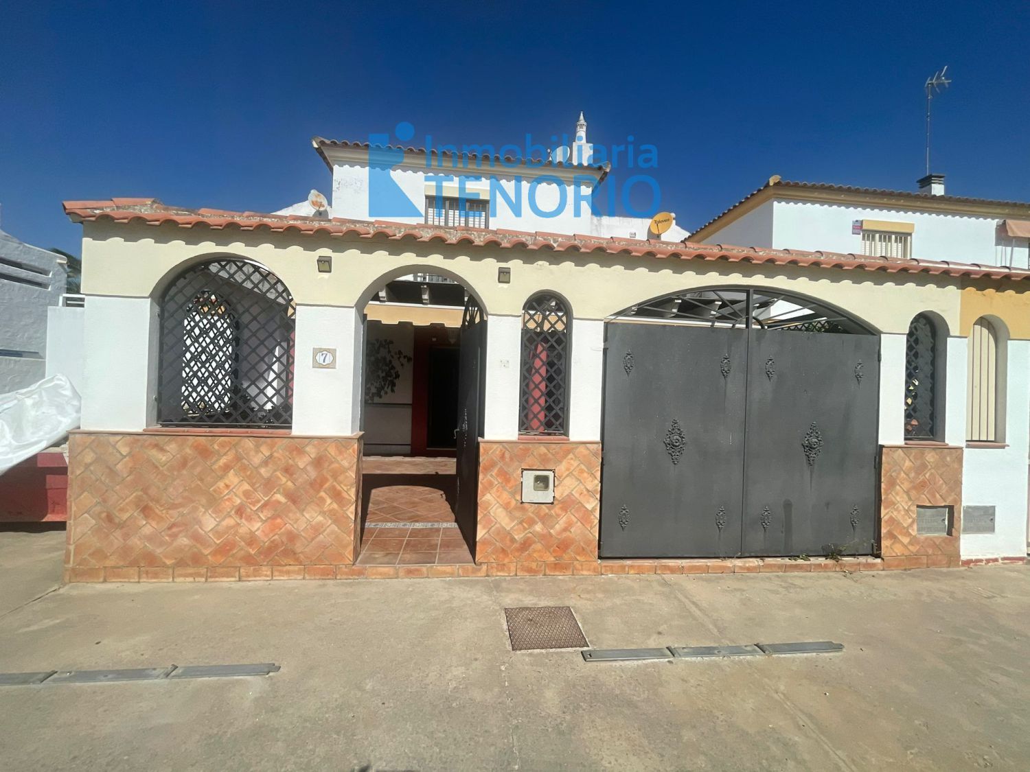 Exterior view of Single-family semi-detached for sale in Islantilla  with Terrace and Storage room