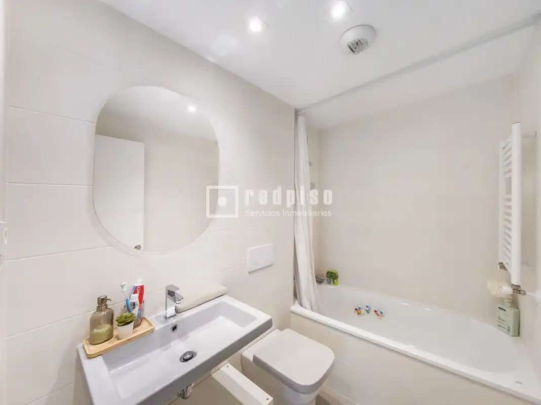 Baño de Piso en venta en Rivas-Vaciamadrid con Aire acondicionado, Calefacción y Jardín privado