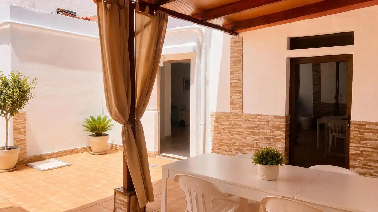 Terrace of Detached homes for rent in Santa Lucía de Tirajana  with Air Conditioner, Terrace and Furnished
