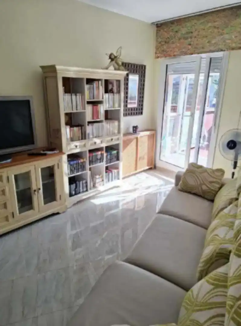 Sala d'estar de Pis en venda en Béjar amb Parquet, Moblat i Rentadora