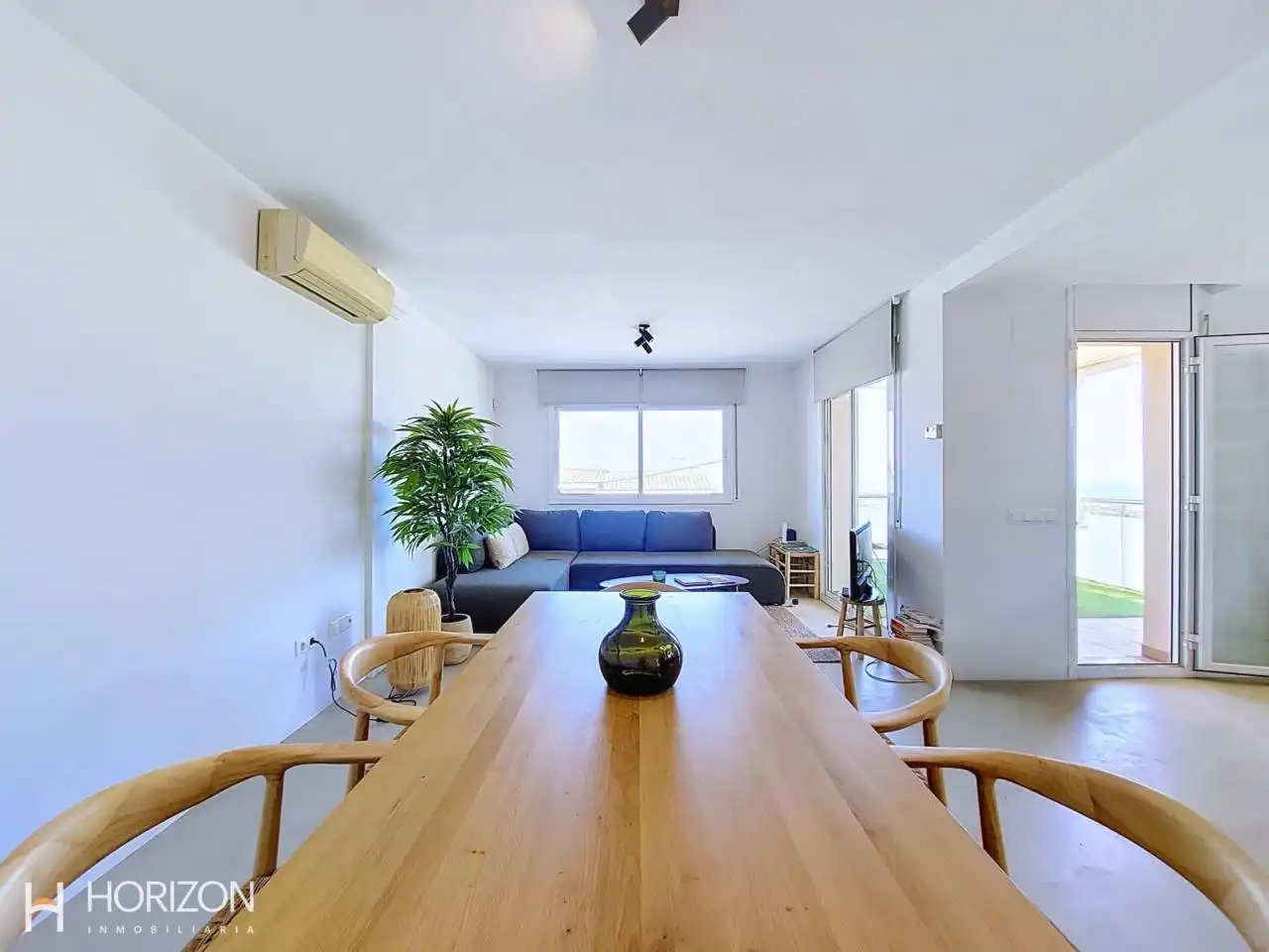 Comedor de Casa adosada en venta en Calafell con Aire acondicionado, Calefacción y Jardín privado