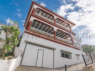 Adossat en venda a Sayalonga