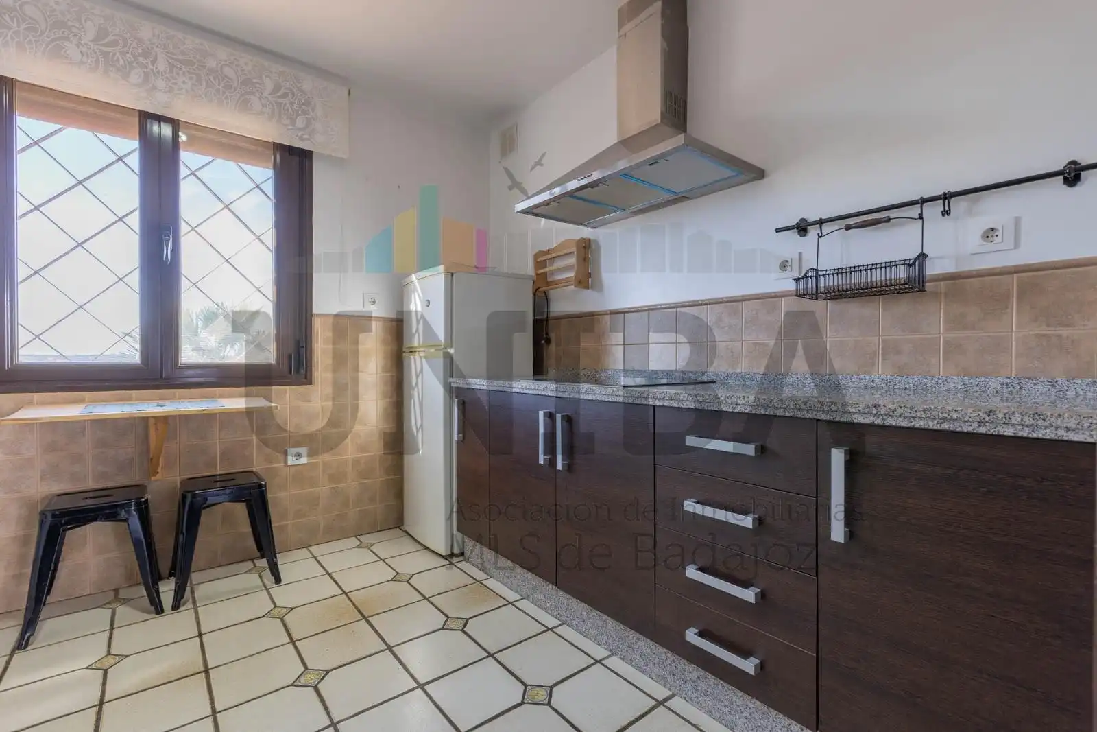Cuina de Casa o xalet en venda en Badajoz amb Aire condicionat, Jardí privat i Piscina
