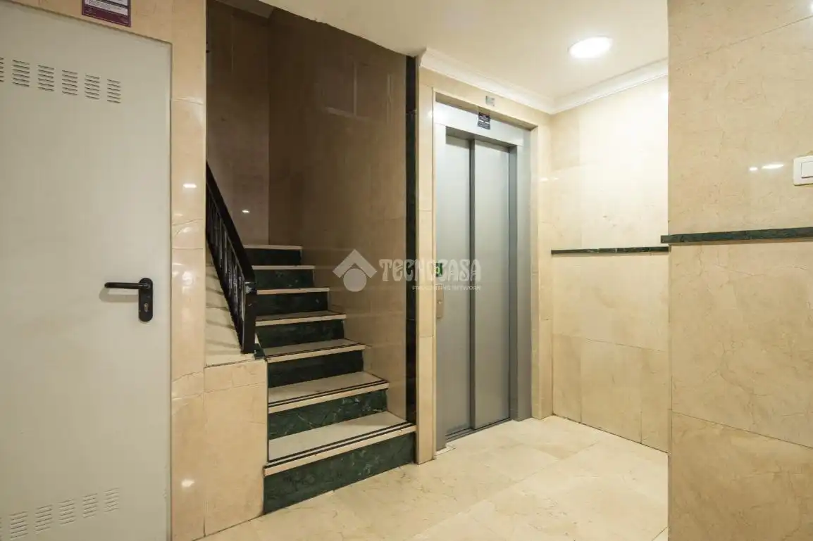 Flat for sale in Granada  with Balcony
