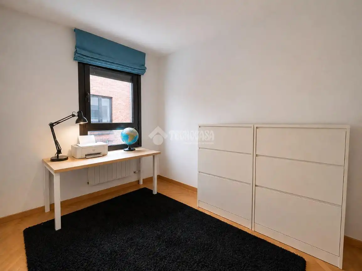 Bedroom of Flat for sale in Madrid  with Air Conditioner and Community pool