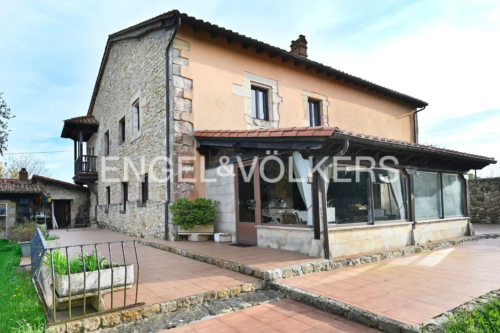 Vista exterior de Casa o chalet en venta en Reocín con Calefacción, Jardín privado y Terraza