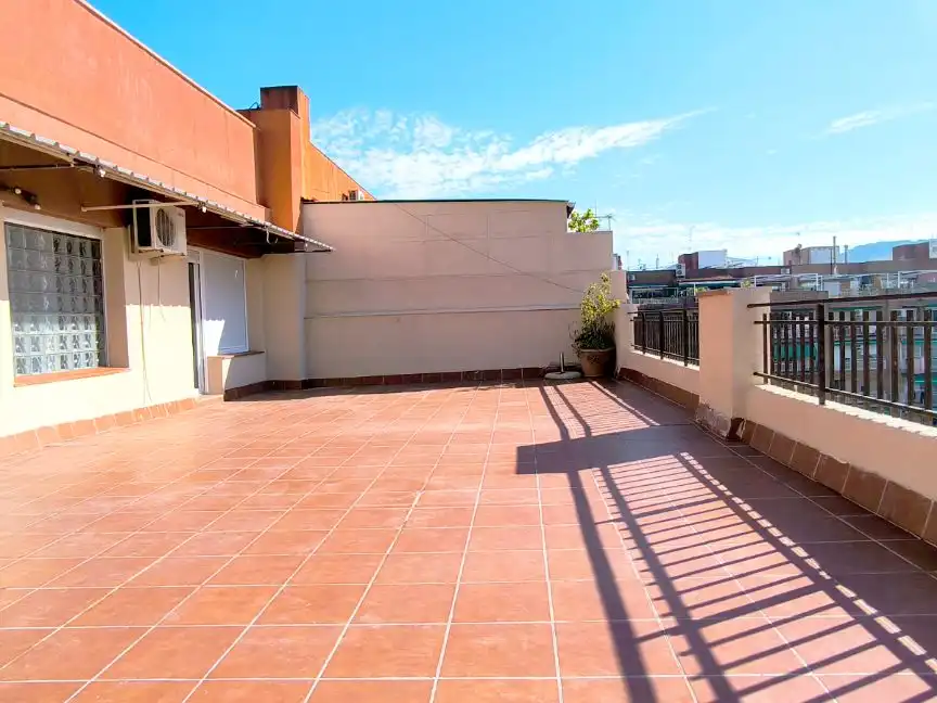 Penthouse with lift for sale in Carrer dels Alts Forns 68, imagen 2