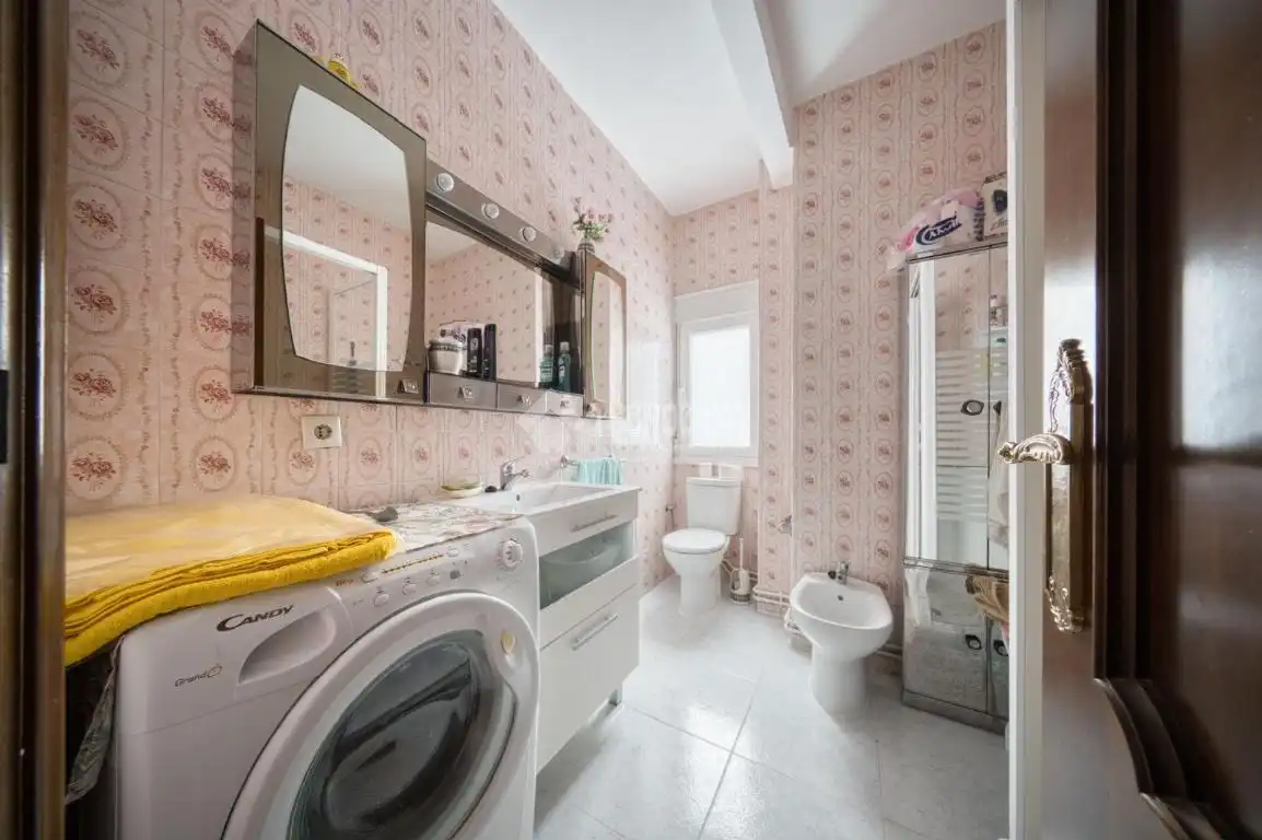 Habitación de Piso en venta en Valladolid con Calefacción, Parquet y Terraza