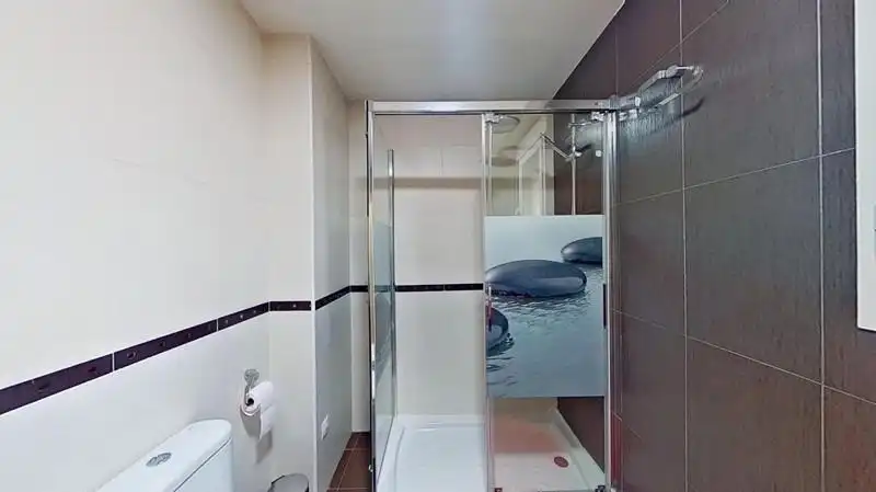 Badezimmer von Dachboden zum Verkauf in Cúllar Vega mit Terrasse und Balkon