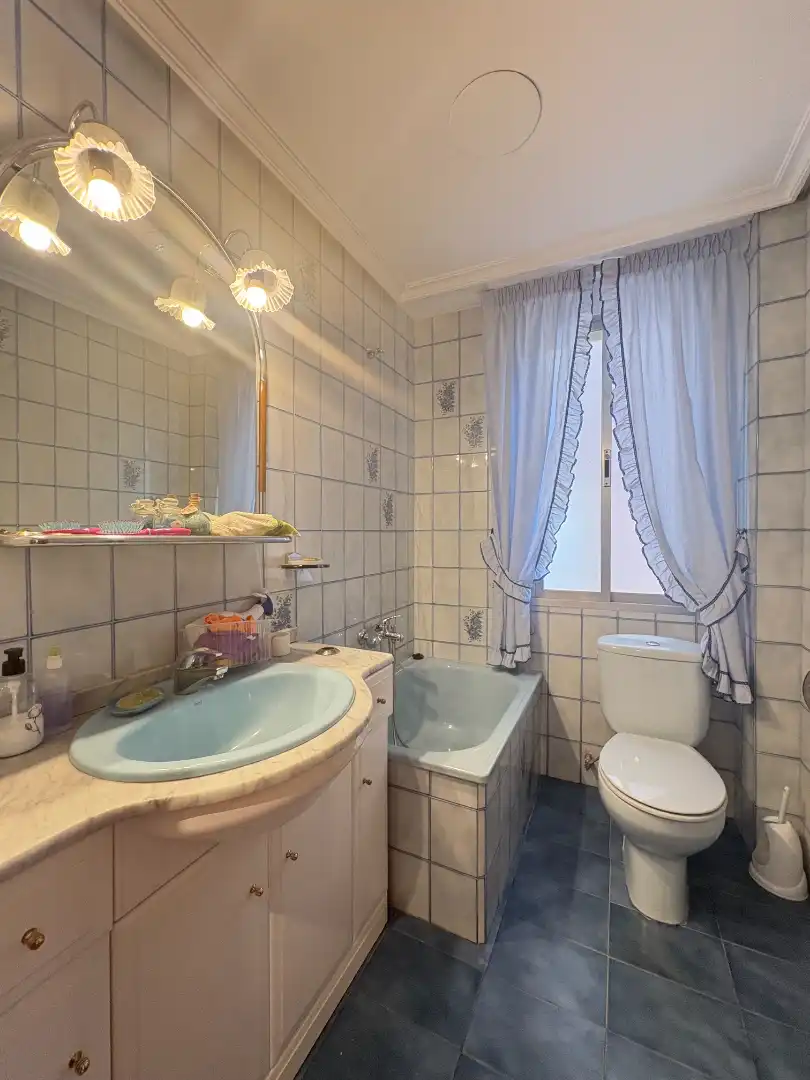 Badezimmer von Wohnung zum Verkauf in Arnedo mit Heizung, Abstellraum und Möbliert