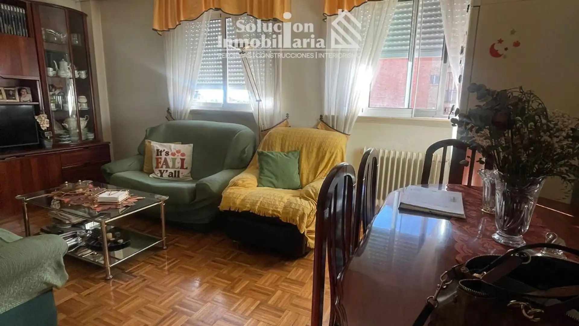 Living room of Flat for sale in Salamanca Capital  with Heating and Furnished