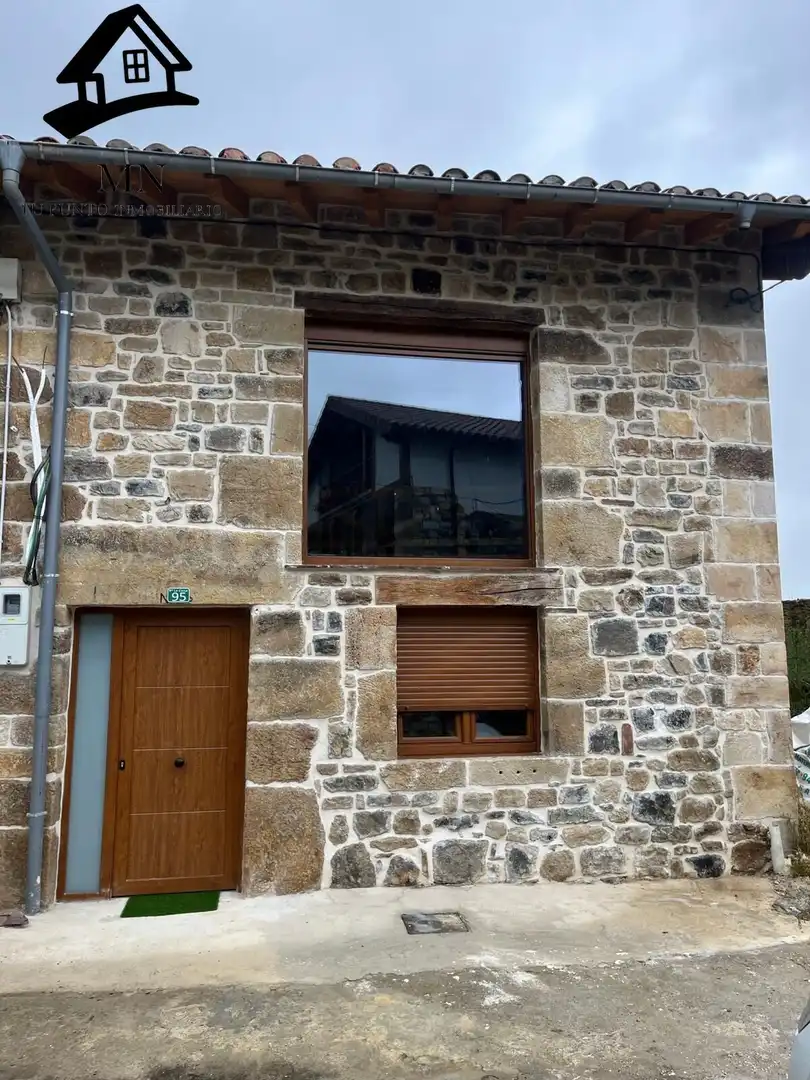 Vista exterior de Finca rústica en venda en Villacarriedo amb Jardí privat