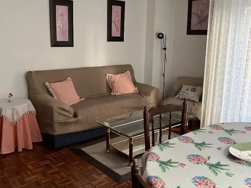 Wohnzimmer von Wohnung zur Miete in Salamanca Capital mit Balkon