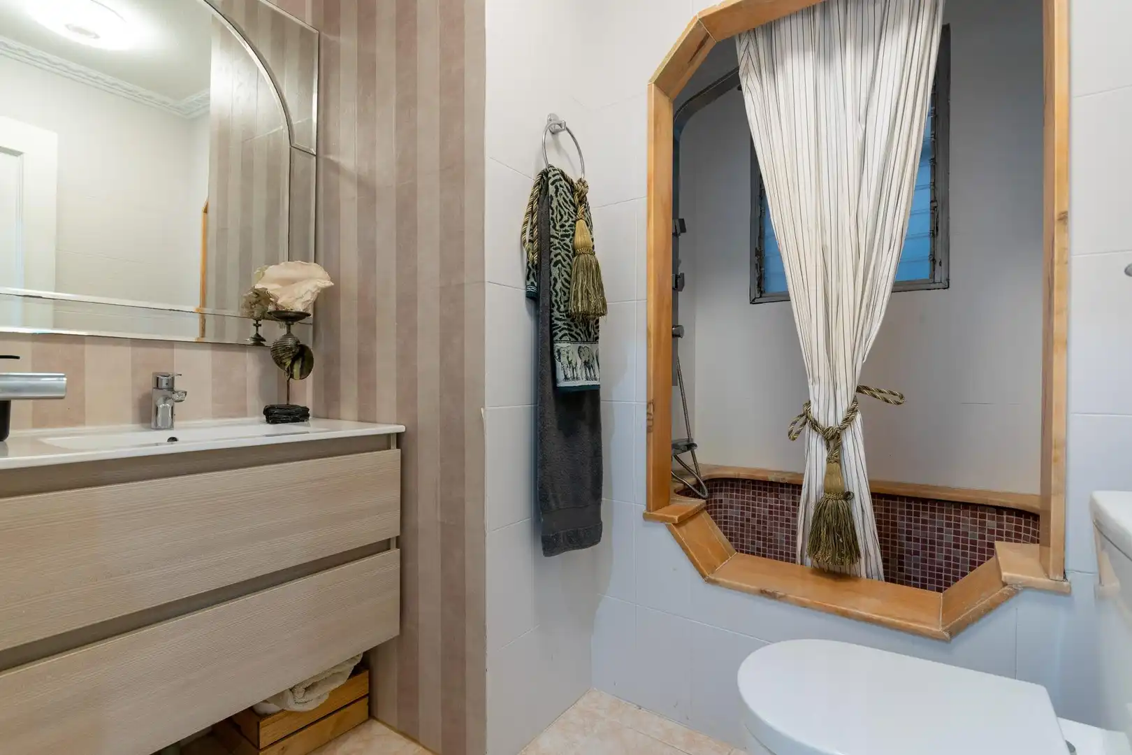 Baño de Piso en venta en Crevillent con Aire acondicionado, Terraza y Trastero