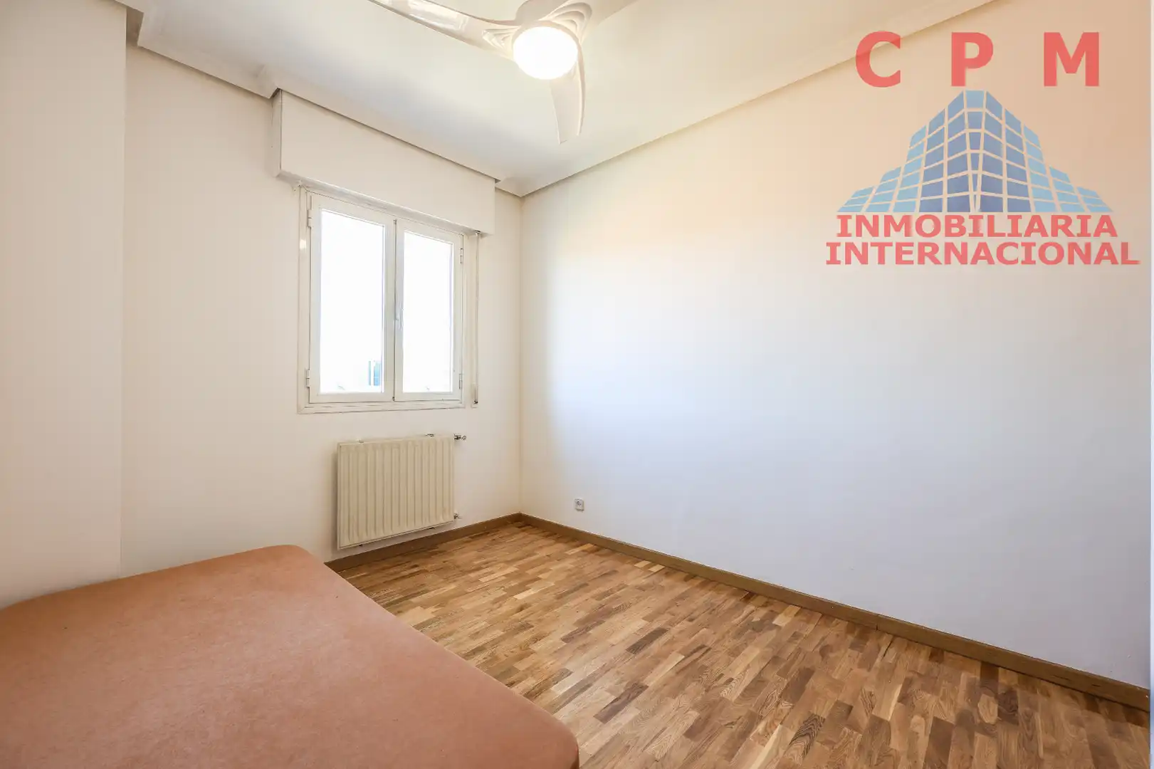 Bedroom of Flat for rent in Madrid  with Air Conditioner, Heating and Parquet flooring