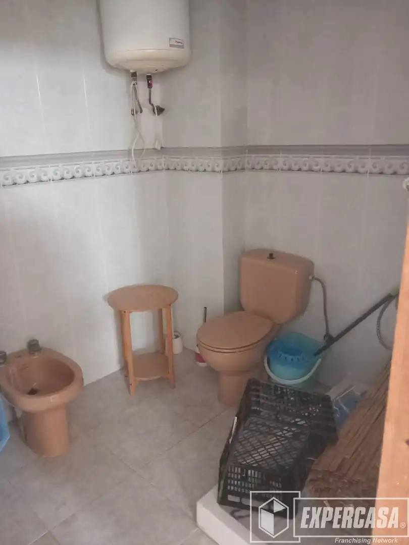 Bathroom of Commercial properties for rent in Albal  with Terrace