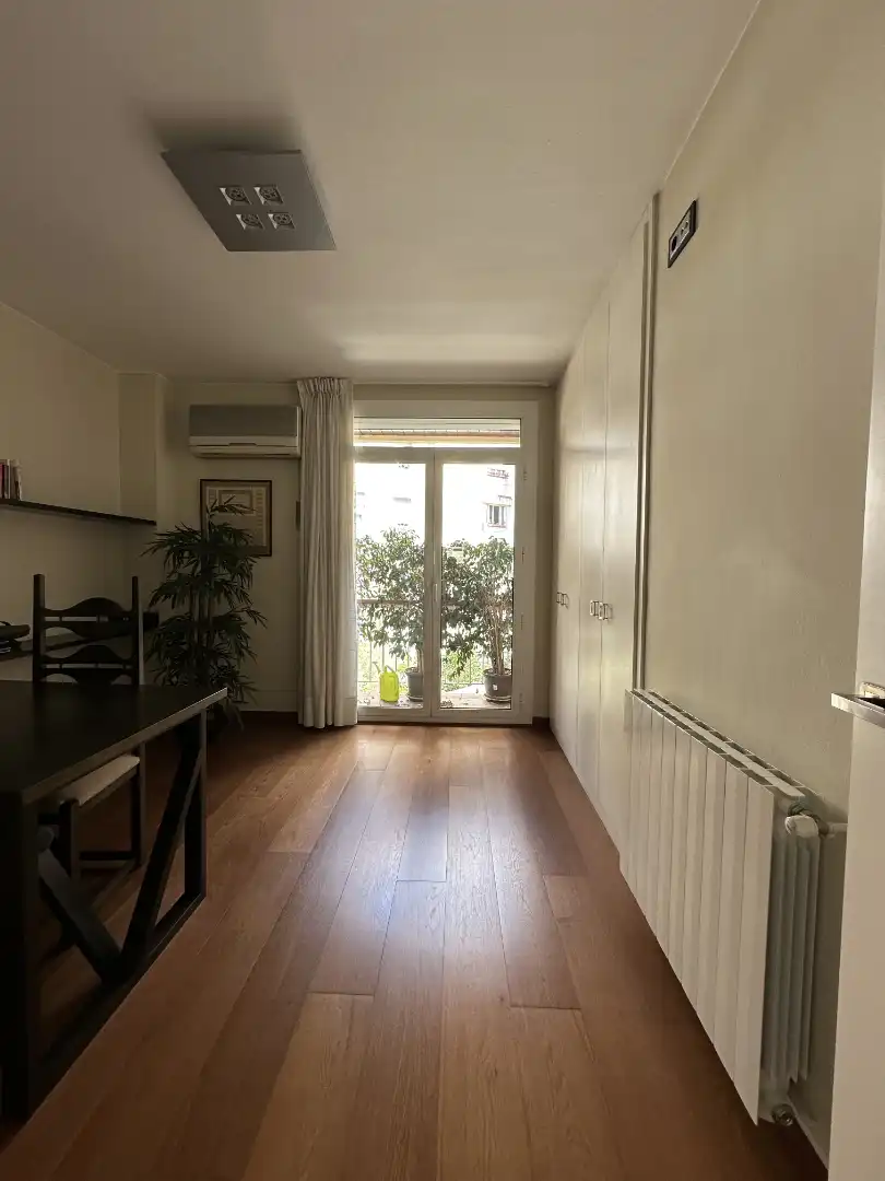 Dormitori de Pis de lloguer en Barcelona amb Aire condicionat, Calefacció i Parquet