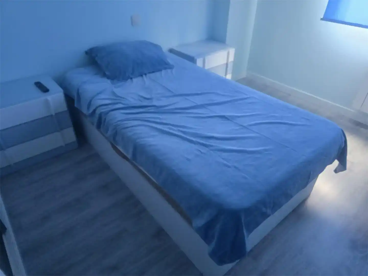 Habitación de Piso para compartir en Madrid con Parquet, Piscina y Amueblado