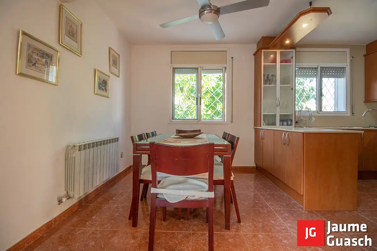 Menjador de Casa o xalet en venda en Torredembarra amb Aire condicionat, Calefacció i Jardí privat