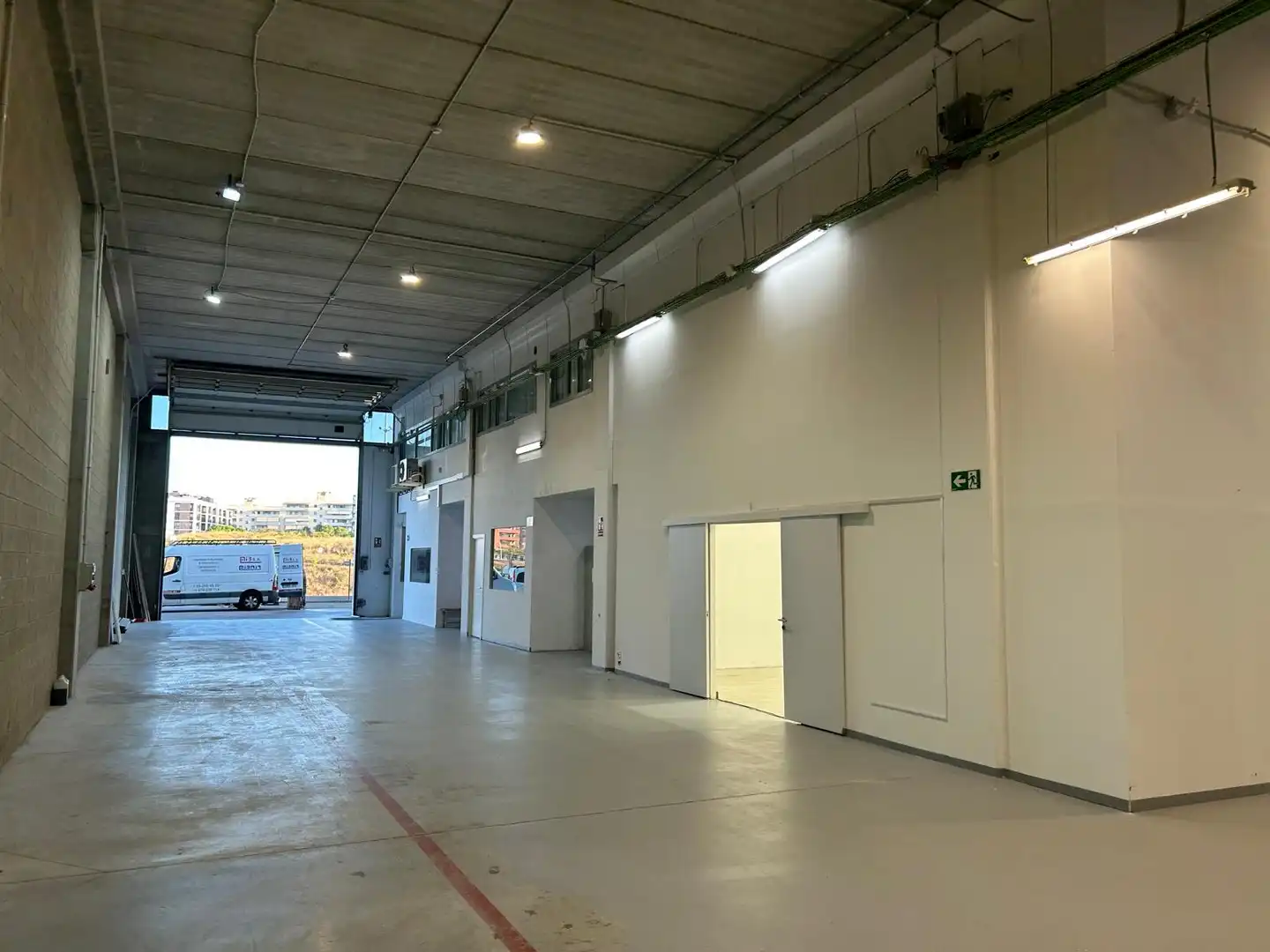 Industrial buildings for rent in Finestrelles