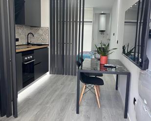 Cuina de Estudi de lloguer en  Murcia Capital amb Aire condicionat, Parquet i Moblat