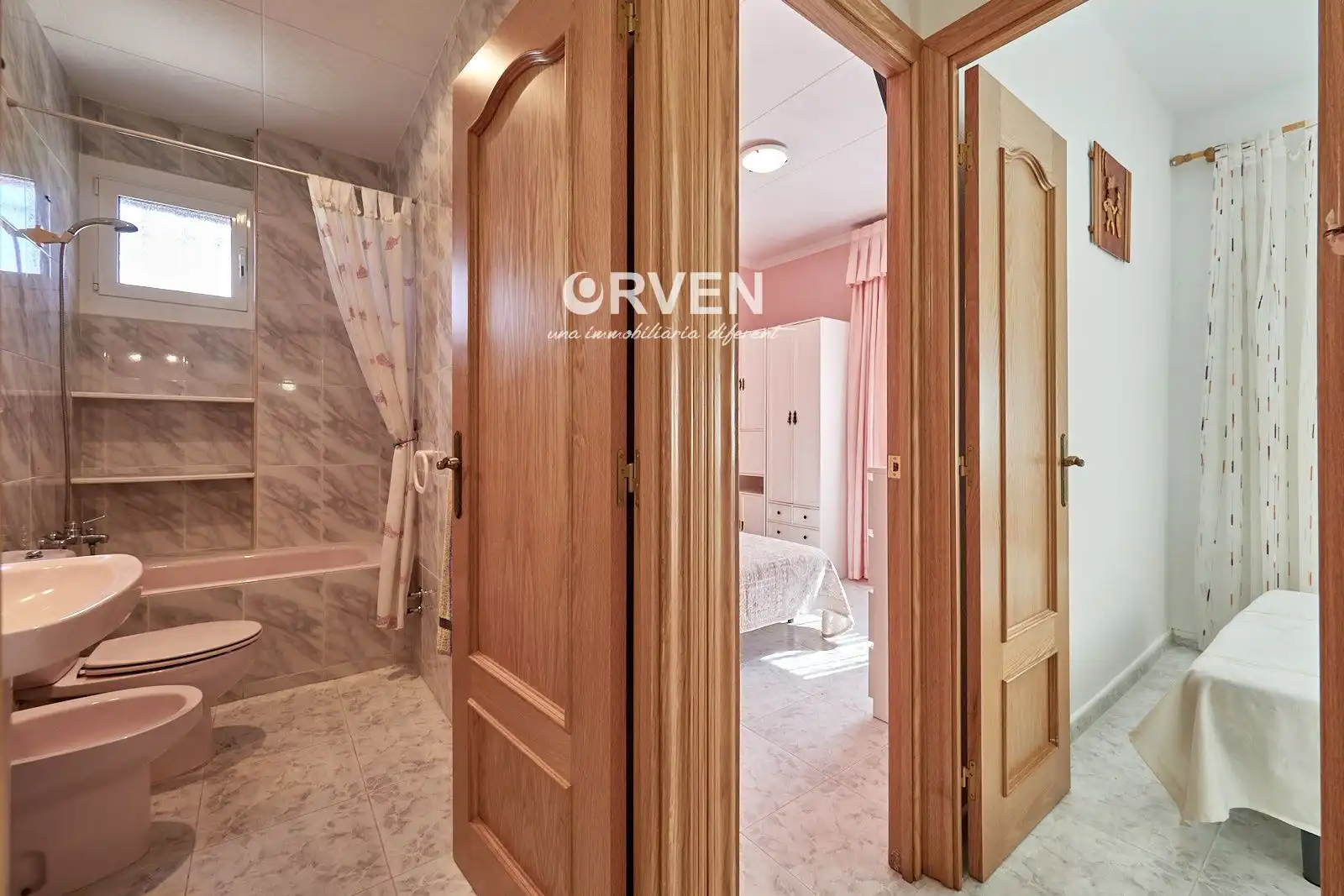Baño de Piso en venta en Torredembarra con Aire acondicionado, Calefacción y Terraza