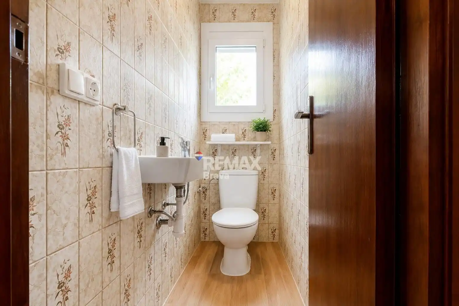 Bathroom of Houses for sale in Roses  with Air Conditioner, Private garden and Parquet flooring