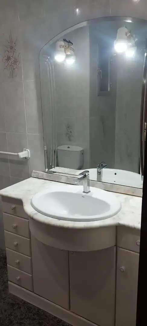 Bany de Pis en venda en Catarroja amb Terrassa, Moblat i Balcó