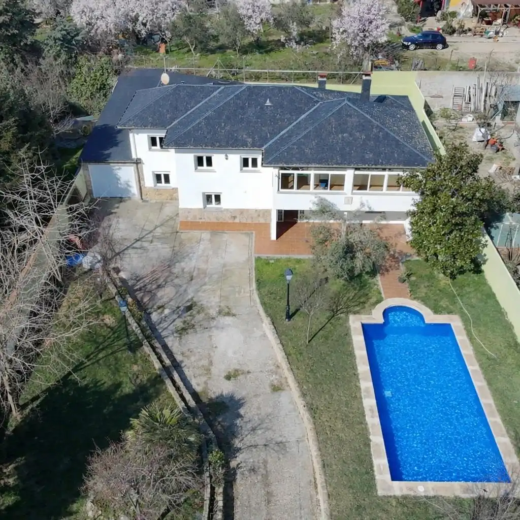Vista exterior de Casa o xalet en venda en Galapagar amb Calefacció i Piscina