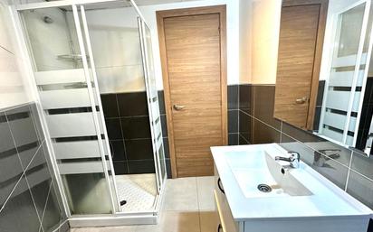 Bathroom of Flat for sale in  Madrid Capital  with Heating