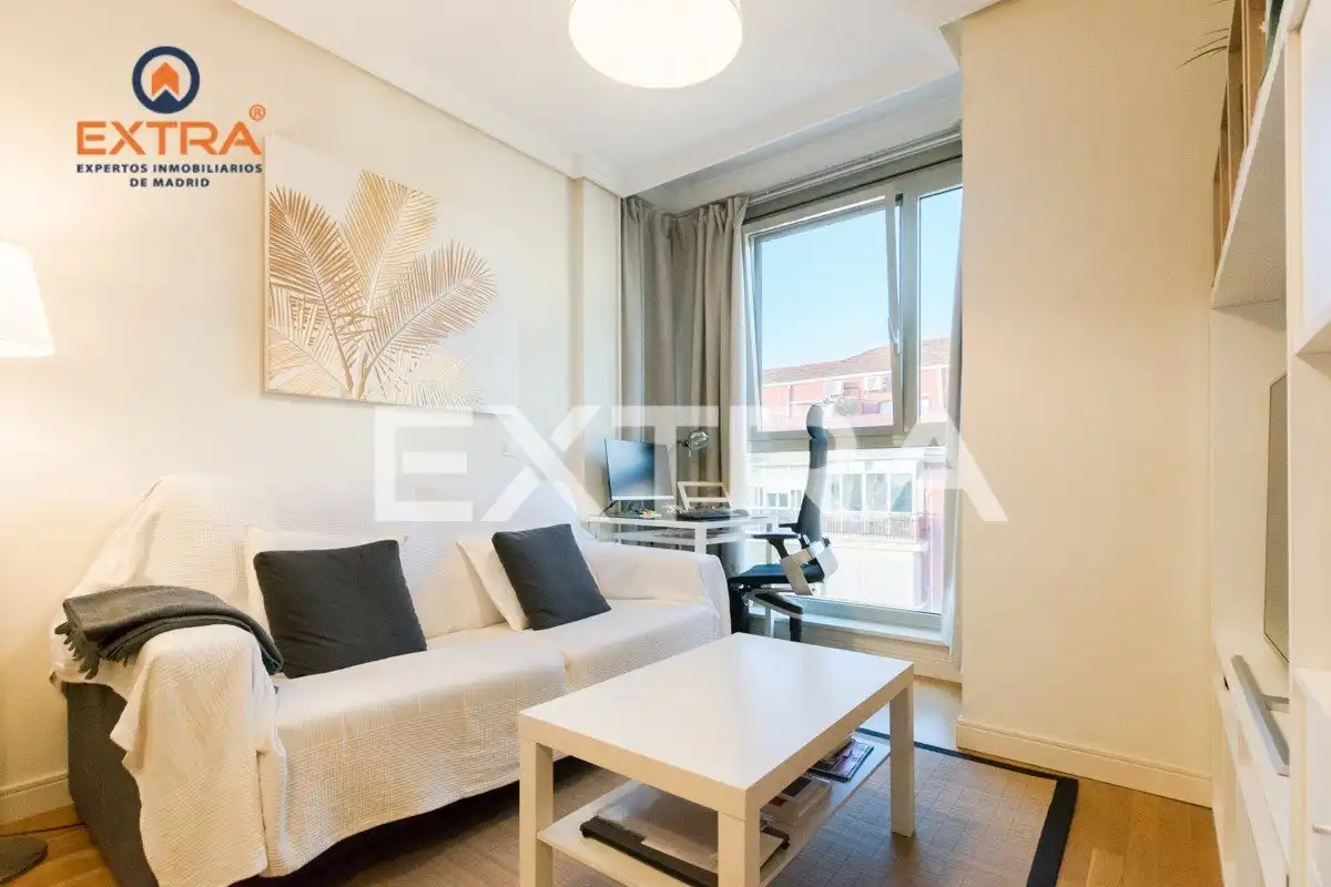 Dormitori de Apartament de lloguer en Madrid amb Aire condicionat, Calefacció i Traster