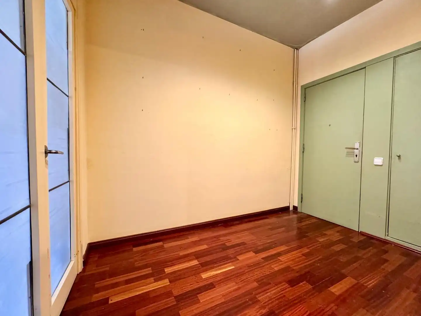 Wohnung zum Verkauf in Barcelona mit Klimaanlage, Heizung und Balkon
