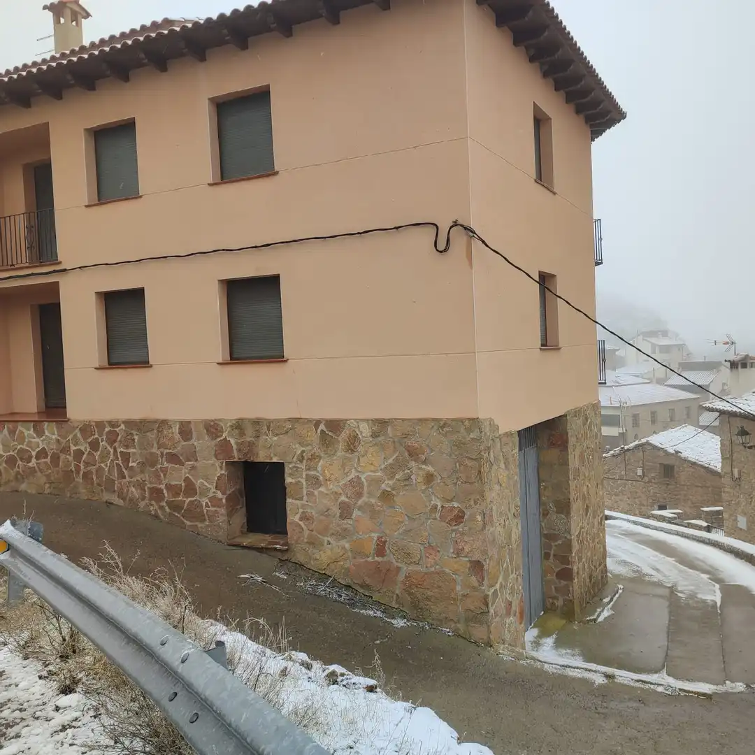 Vista exterior de Pis en venda en Gúdar amb Balcó