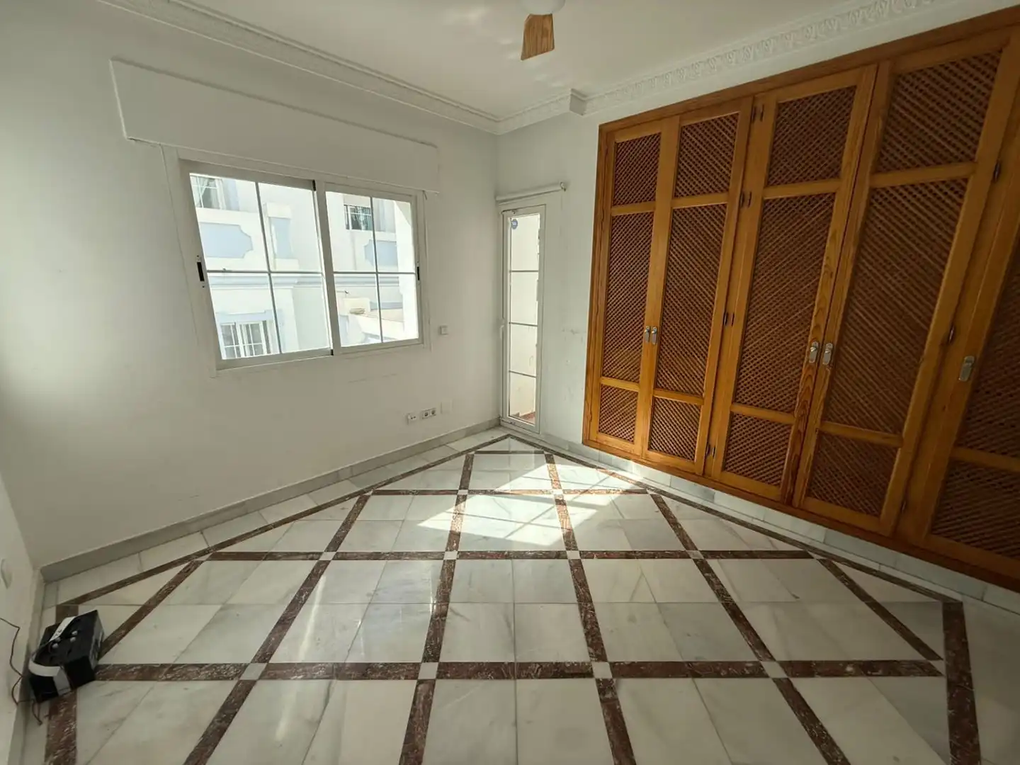 Habitación de Dúplex en venta en Marbella con Calefacción, Terraza y Piscina comunitaria