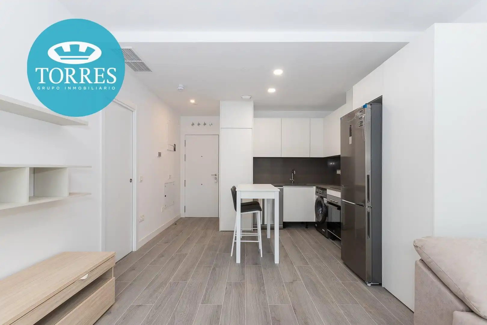 Cuina de Apartament de lloguer en Málaga amb Aire condicionat, Calefacció i Moblat