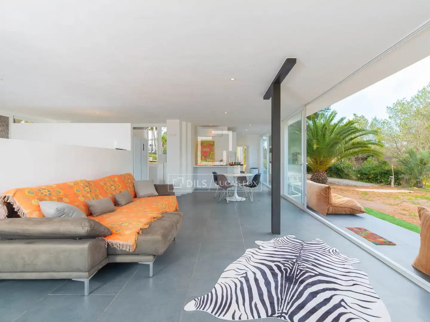 Living room of Houses for sale in Santa Eulària des Riu  with Air Conditioner, Heating and Terrace