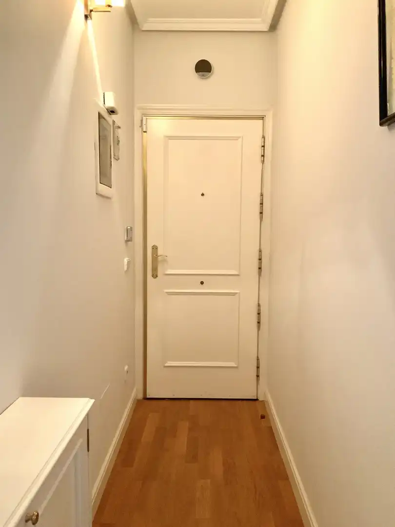 Flat for rent in Madrid  with Air Conditioner, Heating and Furnished